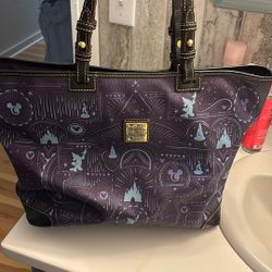 Dooney & Bourke Tote 