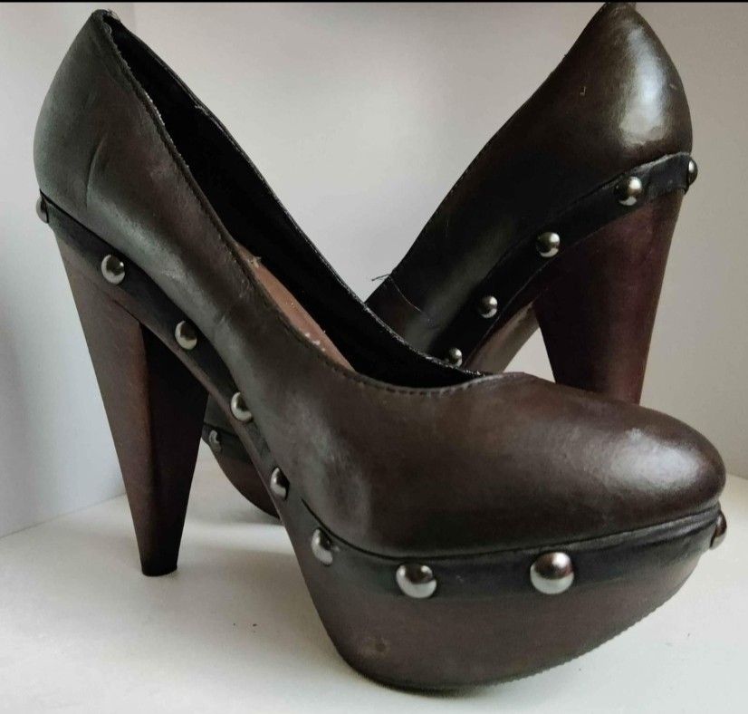 Women's Shoes Platform Sixe 5 1/2 Great Condition