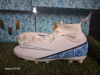 Soccer cleats us size 4youth