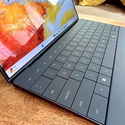 Dell XPS 13 9340 13.4" 3K 120 Hz OLED, Ultra 7 155H 64GB RAM 1TB SSD