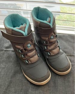 Merrel Snow Boots Size 5y