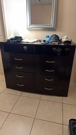 Dresser