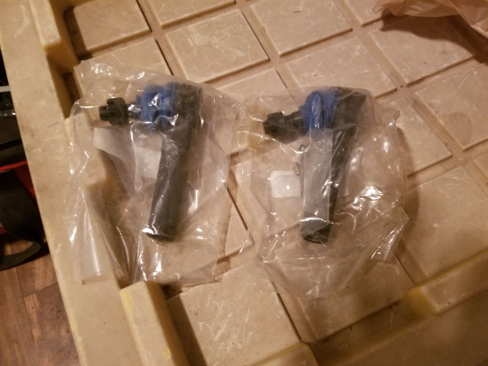 Outer tie rod ends 2005 Chevy colorado