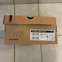 Women’s Hiking Boots - Salomon