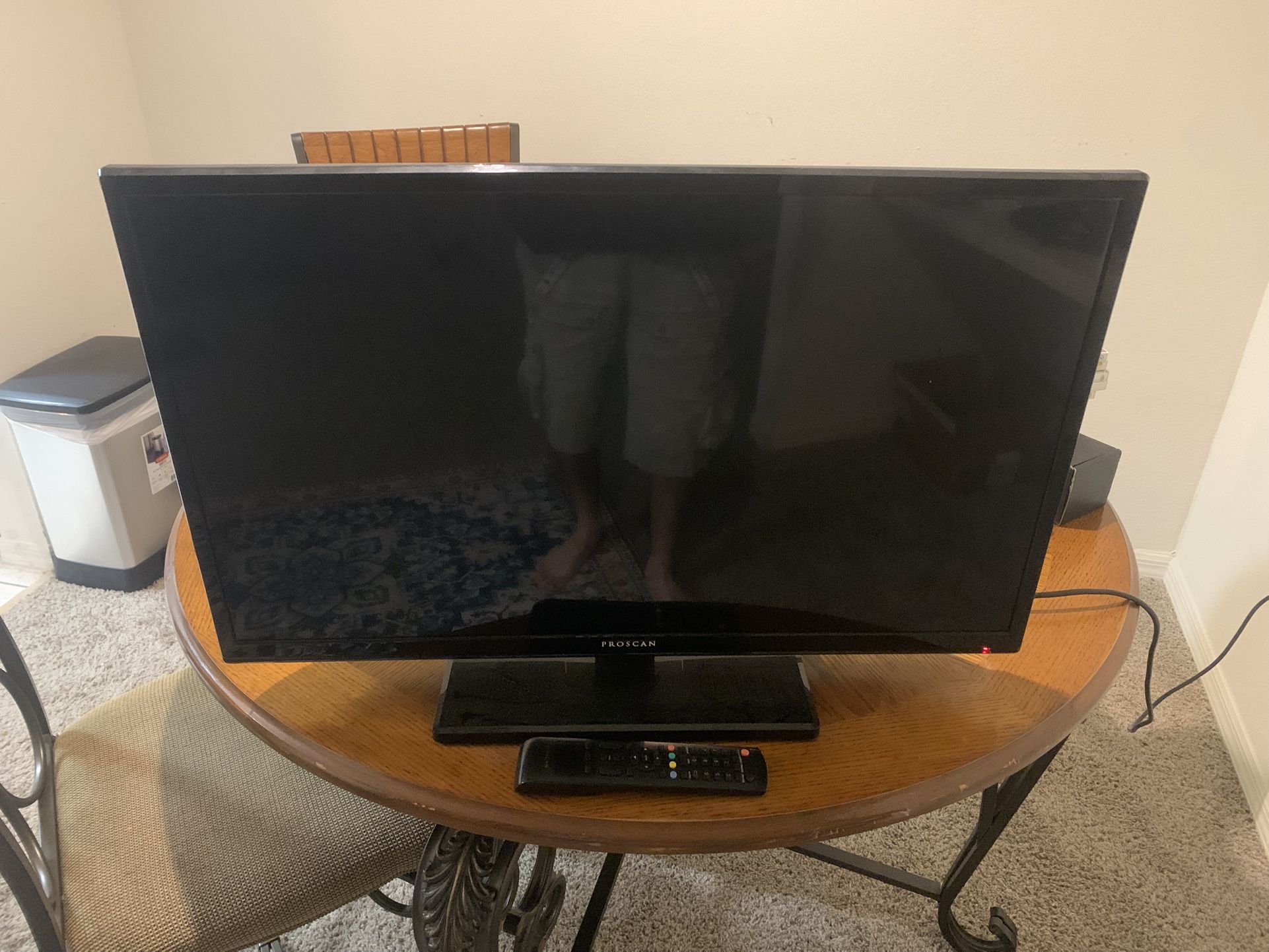 Proscan TV with Remote