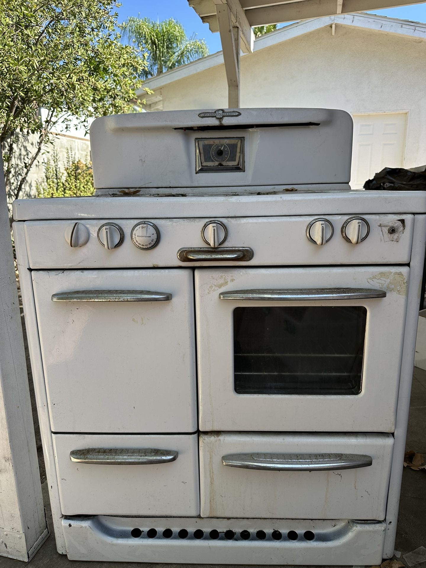O’Keef & Merritt Vintage Stove