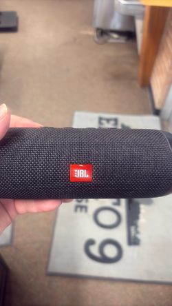 JBL Flip5 Portable Bluetooth Speaker