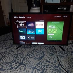 TCL Smart Roku 32" Inch 720p Led  32S3800TAAA Remote control Includes 