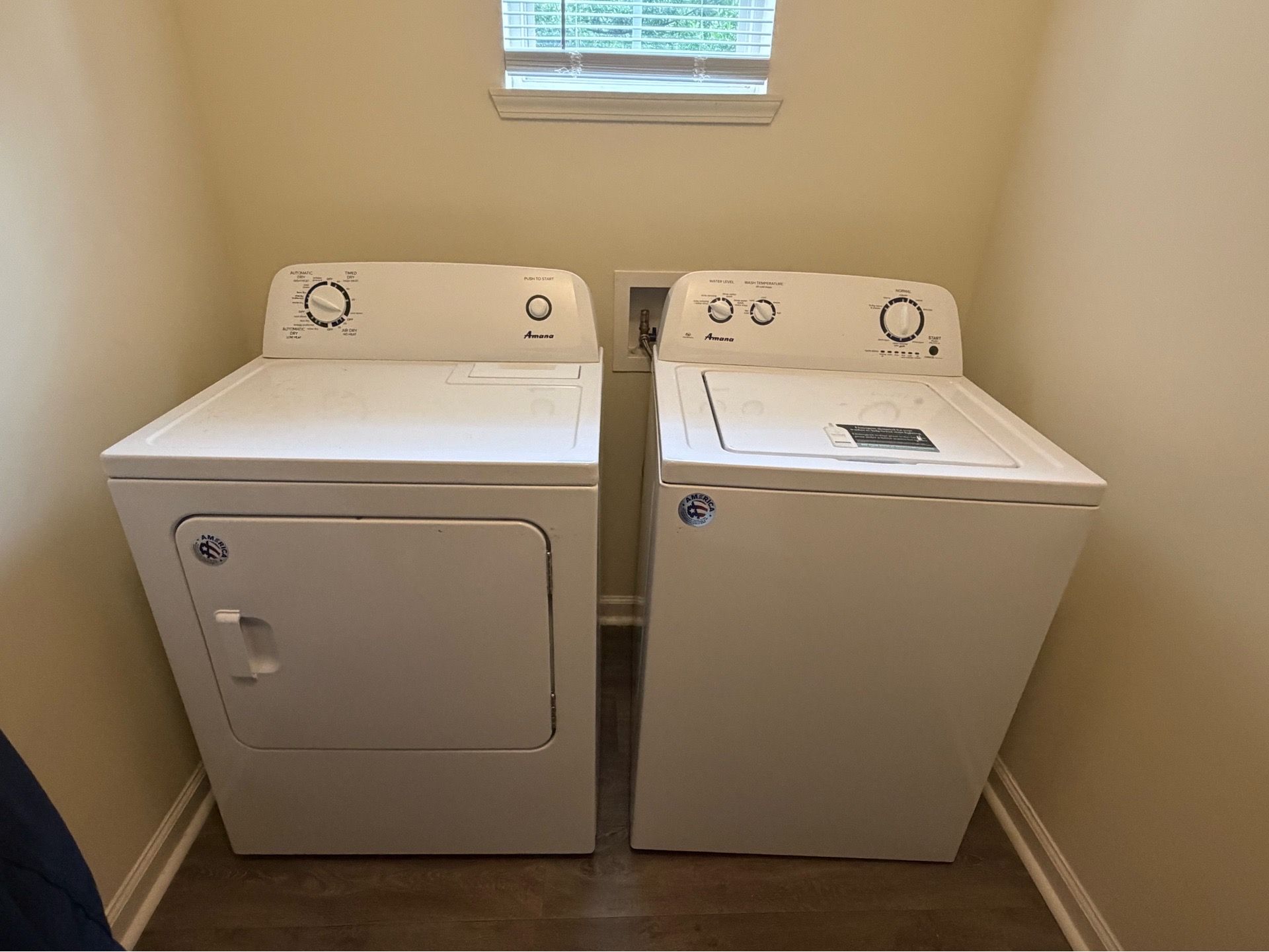 AMANA washer and dryer set