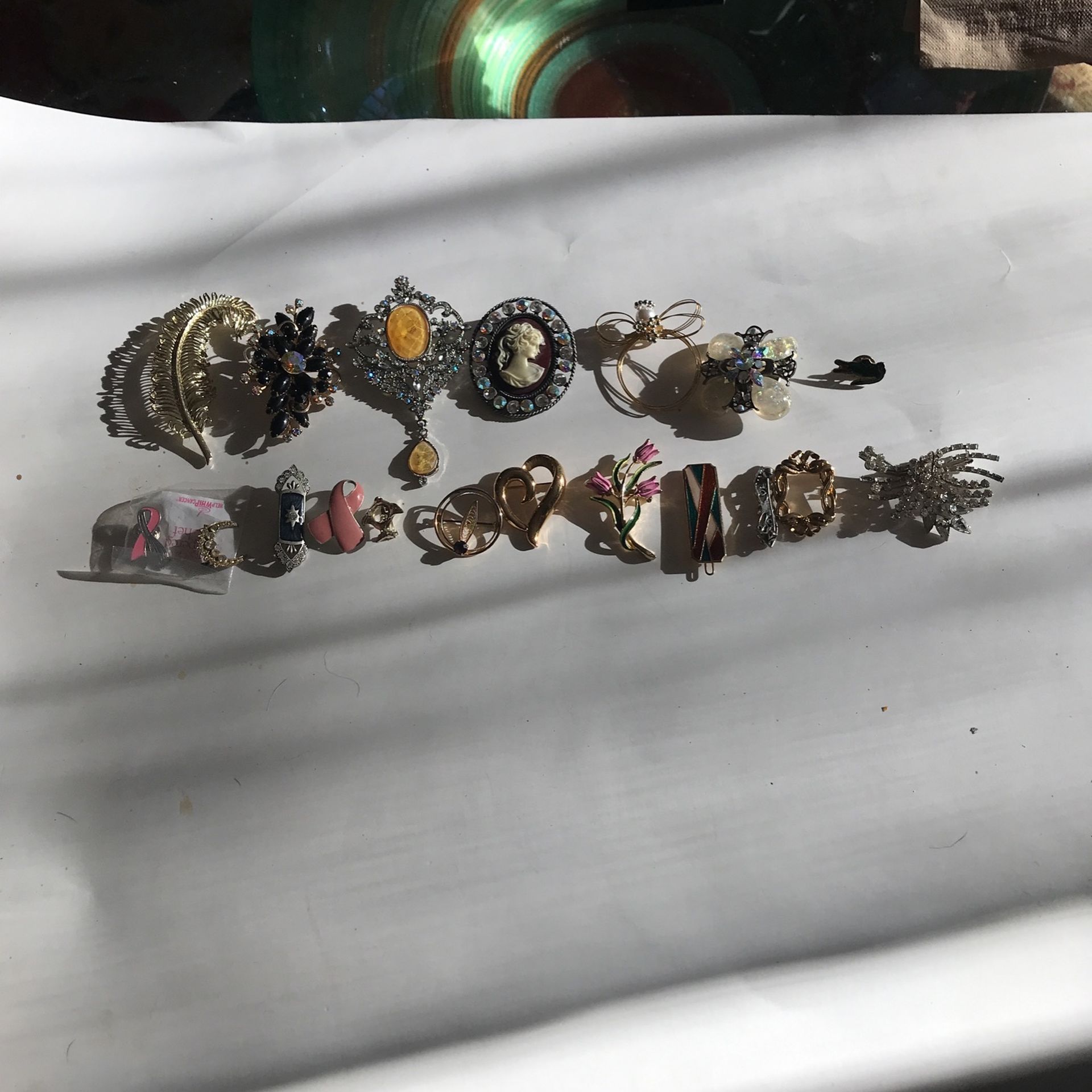 18 Vintage Brooches All Different Styles