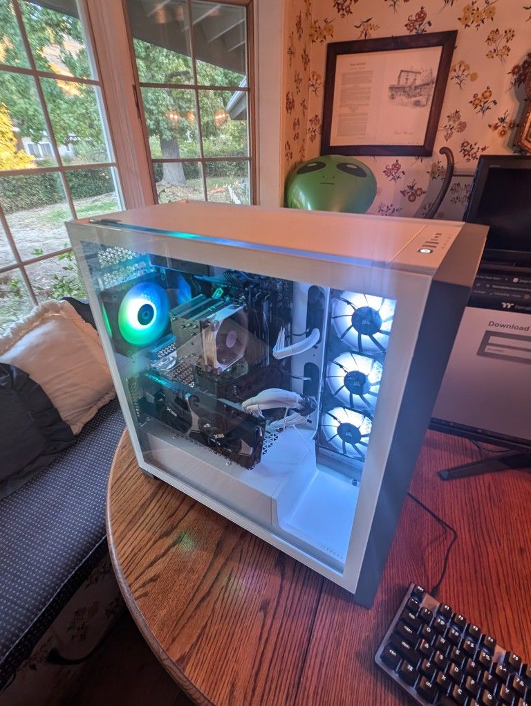 Multiple Parts / Combo Deal | Used, Like New | AMD Ryzen 7800X3D High Performance Custom Build