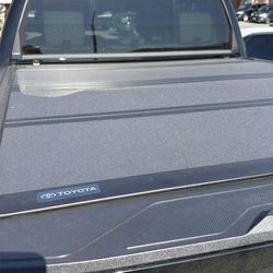 2025 Toyota Tundra Tonneau Cover