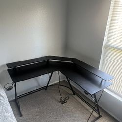 Black L-Shaped Desk / Corner Desk