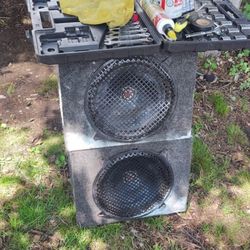 Set Of Speakers With Amplifier 