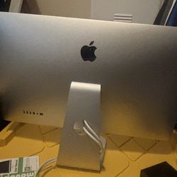 Apple Studio Display 27 Inch professional monitor