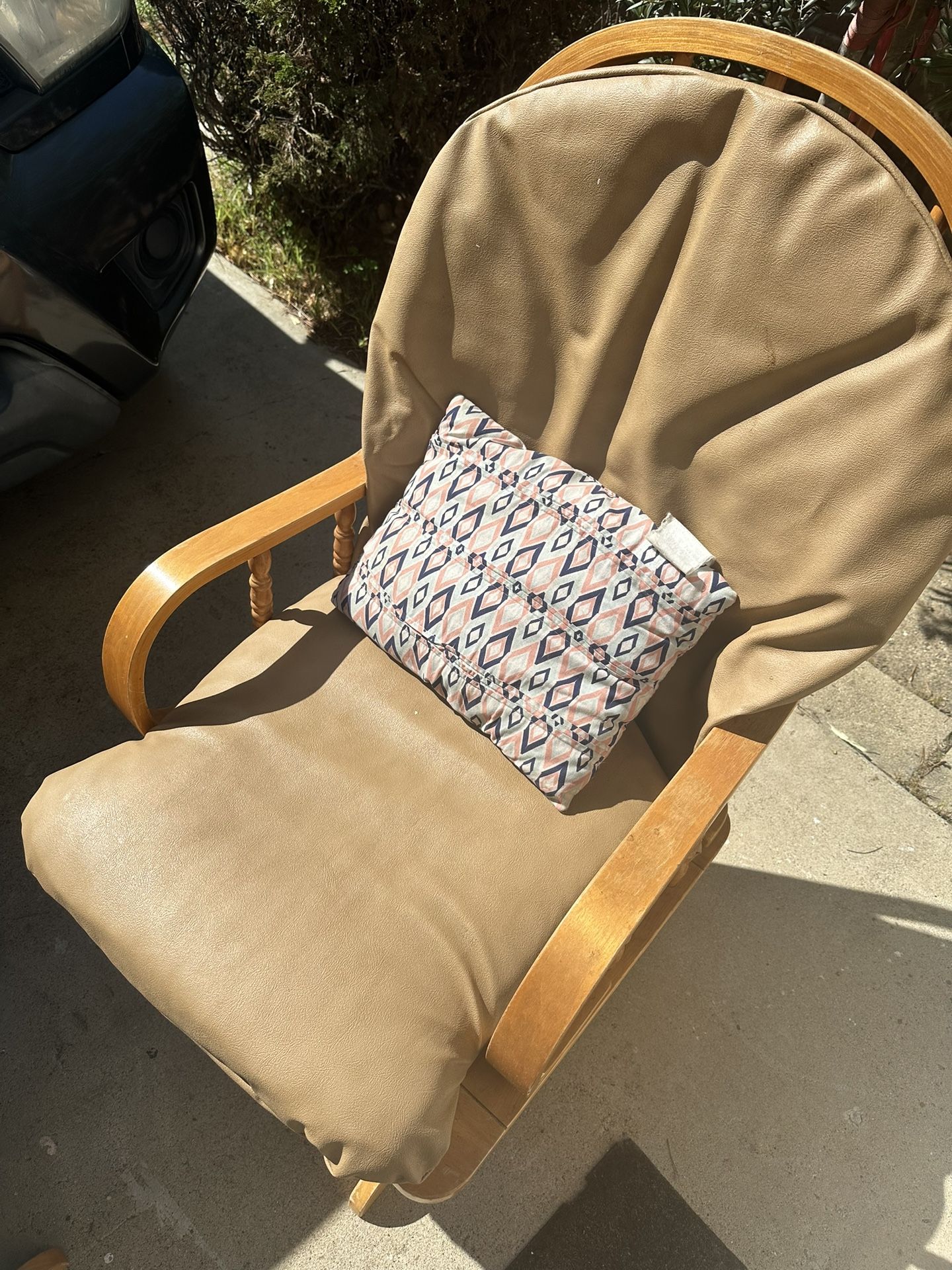 Recliner Chair And Table 