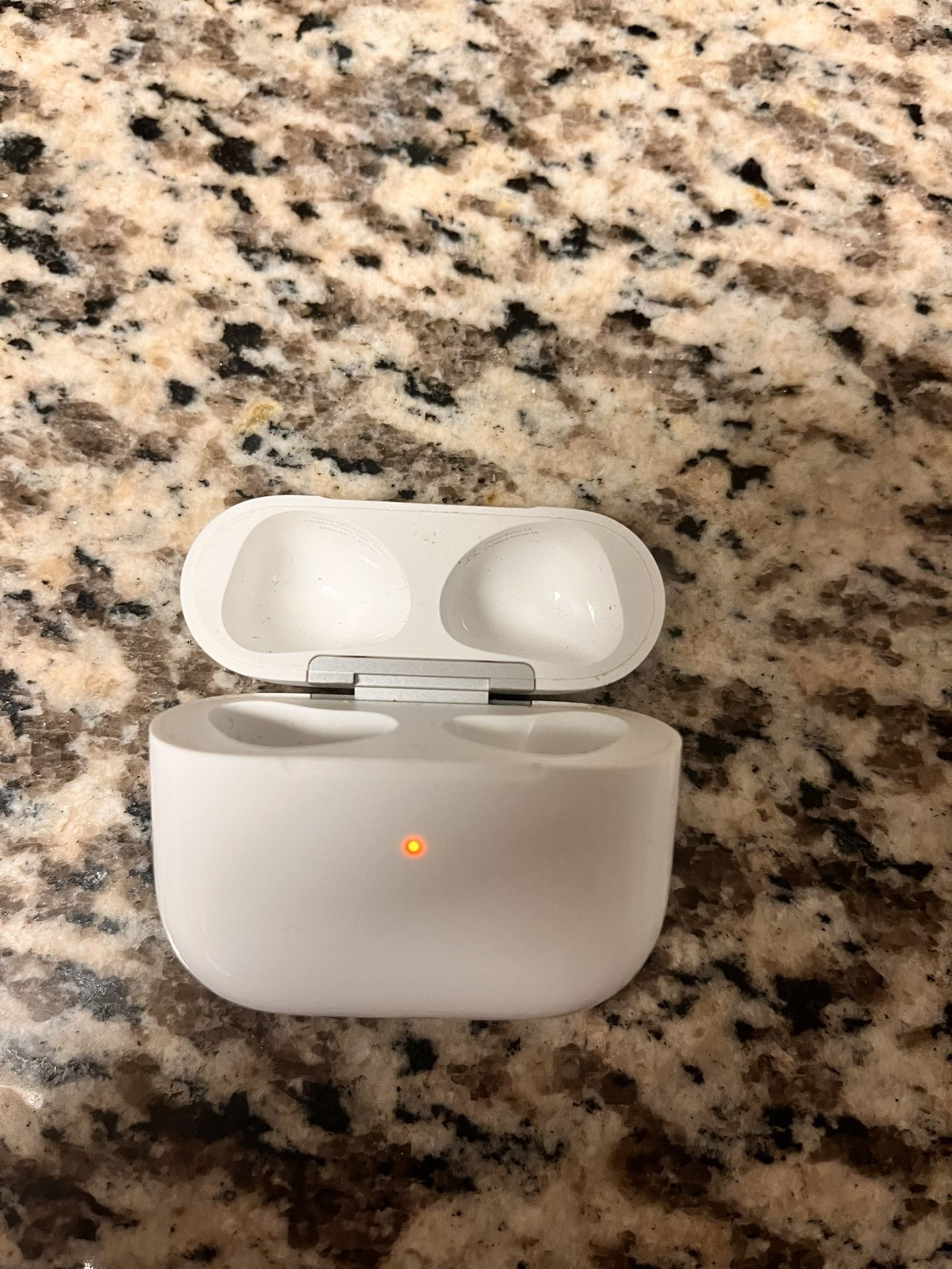 AirPods 4 Charging Case only 