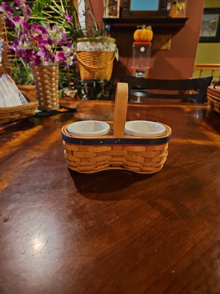 Longaberger Basket With Pottery