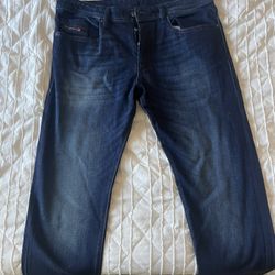 Diesel Jeans Buster Style - Size 36 -  Never Worn 