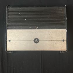 JL AUDIO 600 WATT AMP