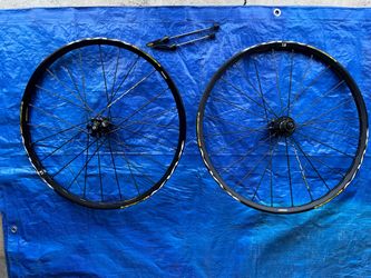Mavic Crossmax ST 26" MTB Wheelset - Like New (Skewers & Valves Included)