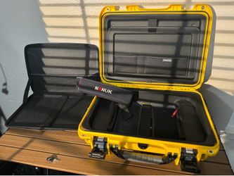 Nanuk 935 hard case with shoulder strap
