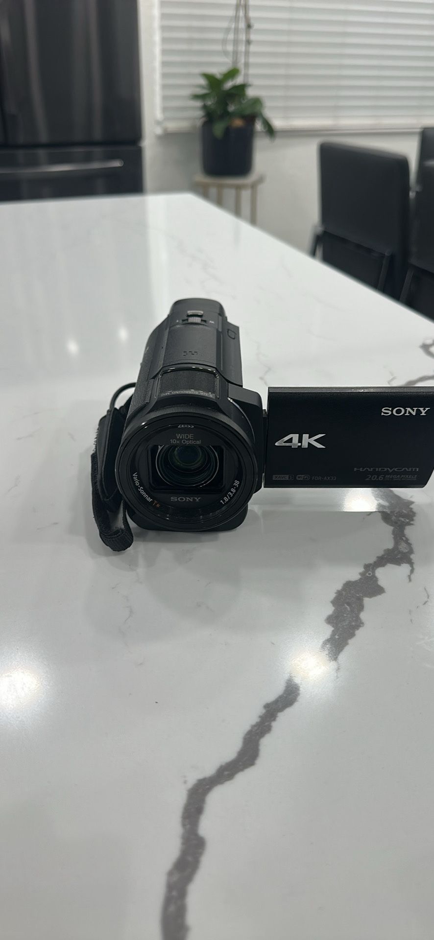 Sony ax33