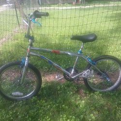 🚲🔥 Dyno Royce Union Invert BMX Bike – Vintage Street Legend! 🔥🚲
💰 $200 – Cash Only
📍 Located in Arnold, MO