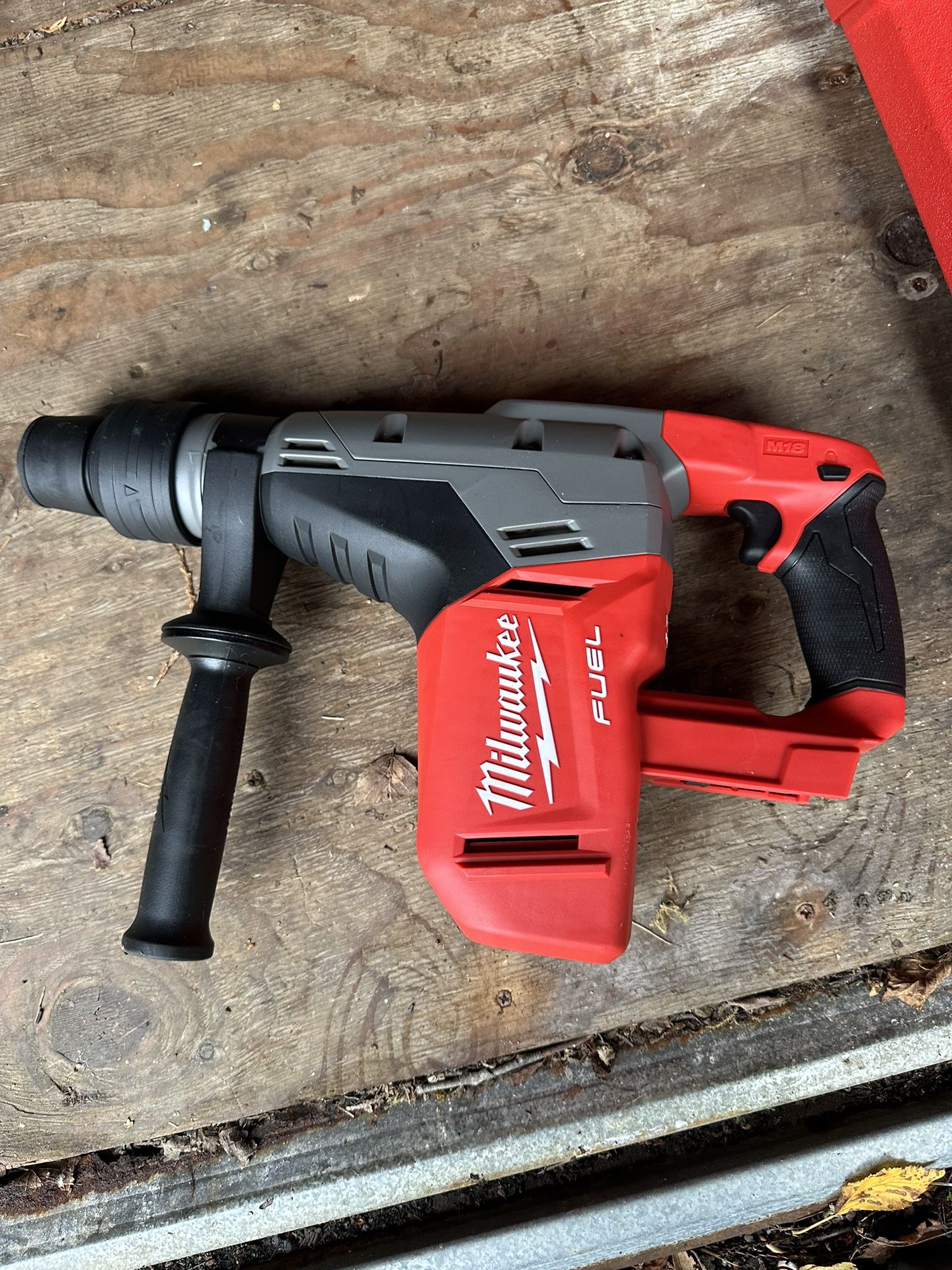 M18 FUEL 18V Lithium-Ion Brushless Cordless 1-9/16 in. SDS-Max Rotary Hammer
