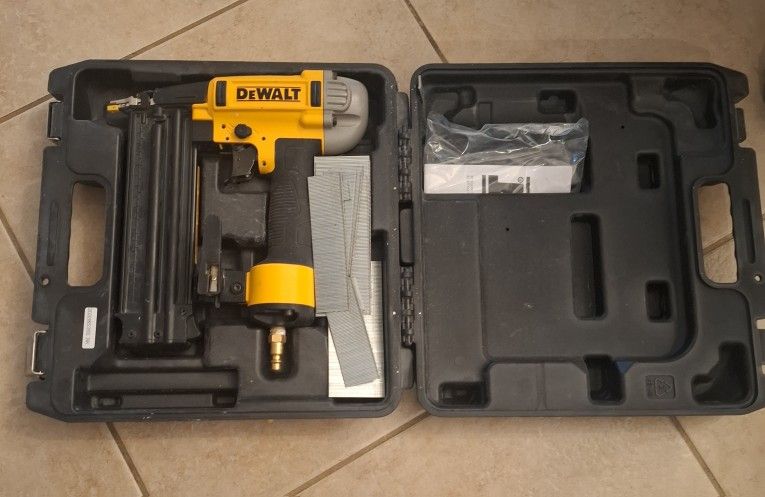 DeWalt Pneumatic 18 Ga Brad Nailer
