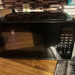 Mainstays 0.7 Cu Ft Countertop Microwave 700 Watts