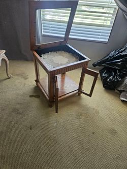 4  pieces of furniture