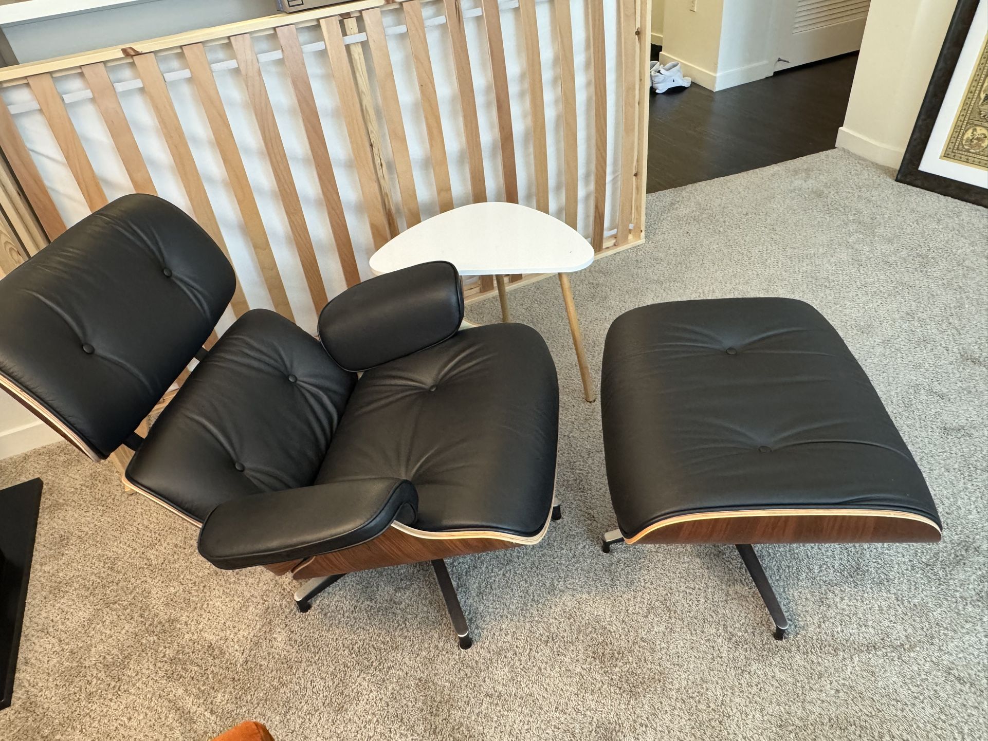 Eames Chair - Wood And Leather - Replica