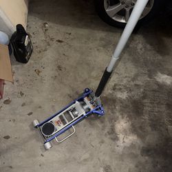 2 TON JACK BRAND NEW 