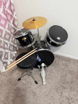 Kids drum set