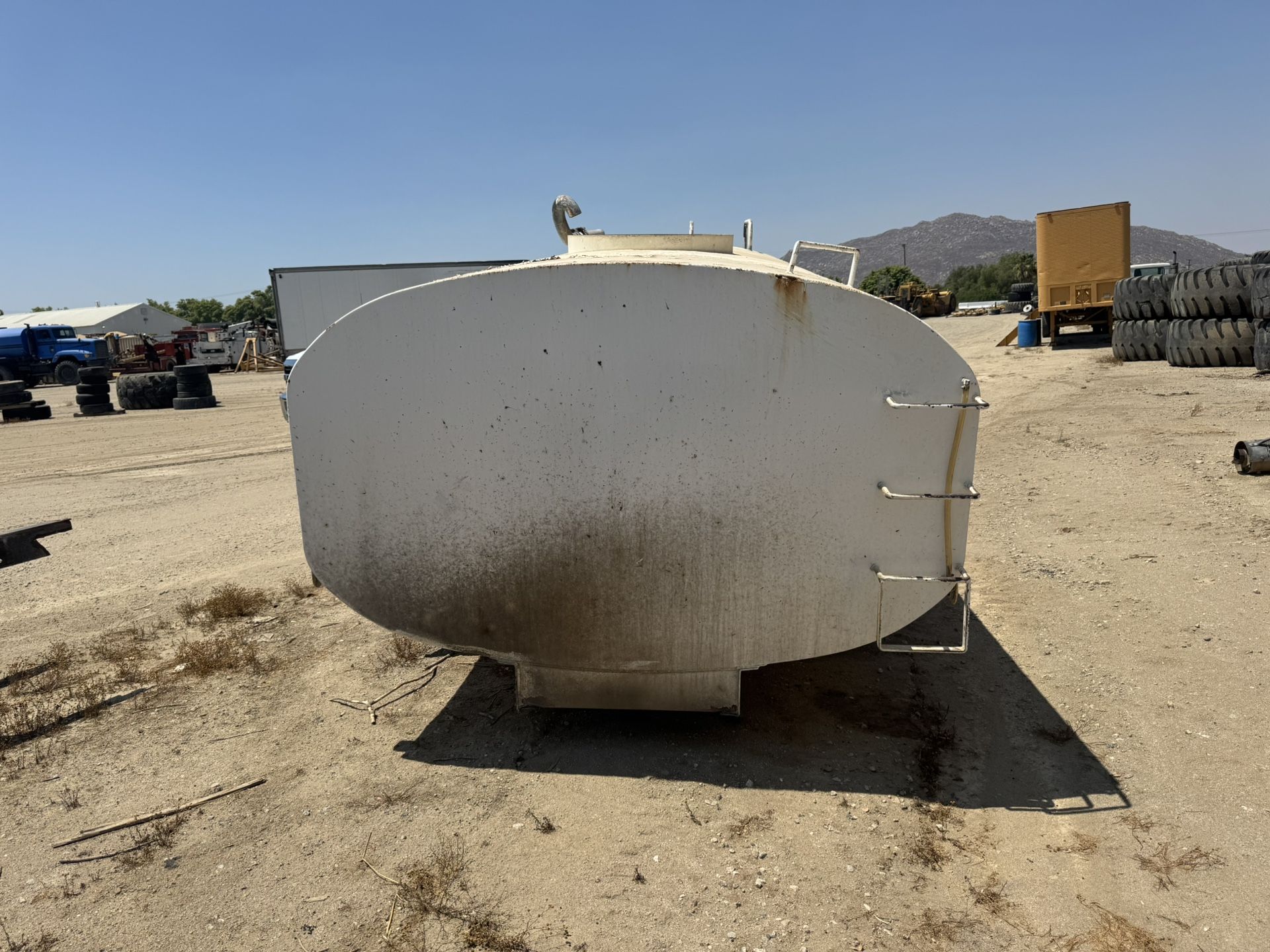 4000 Gallon Water Tank