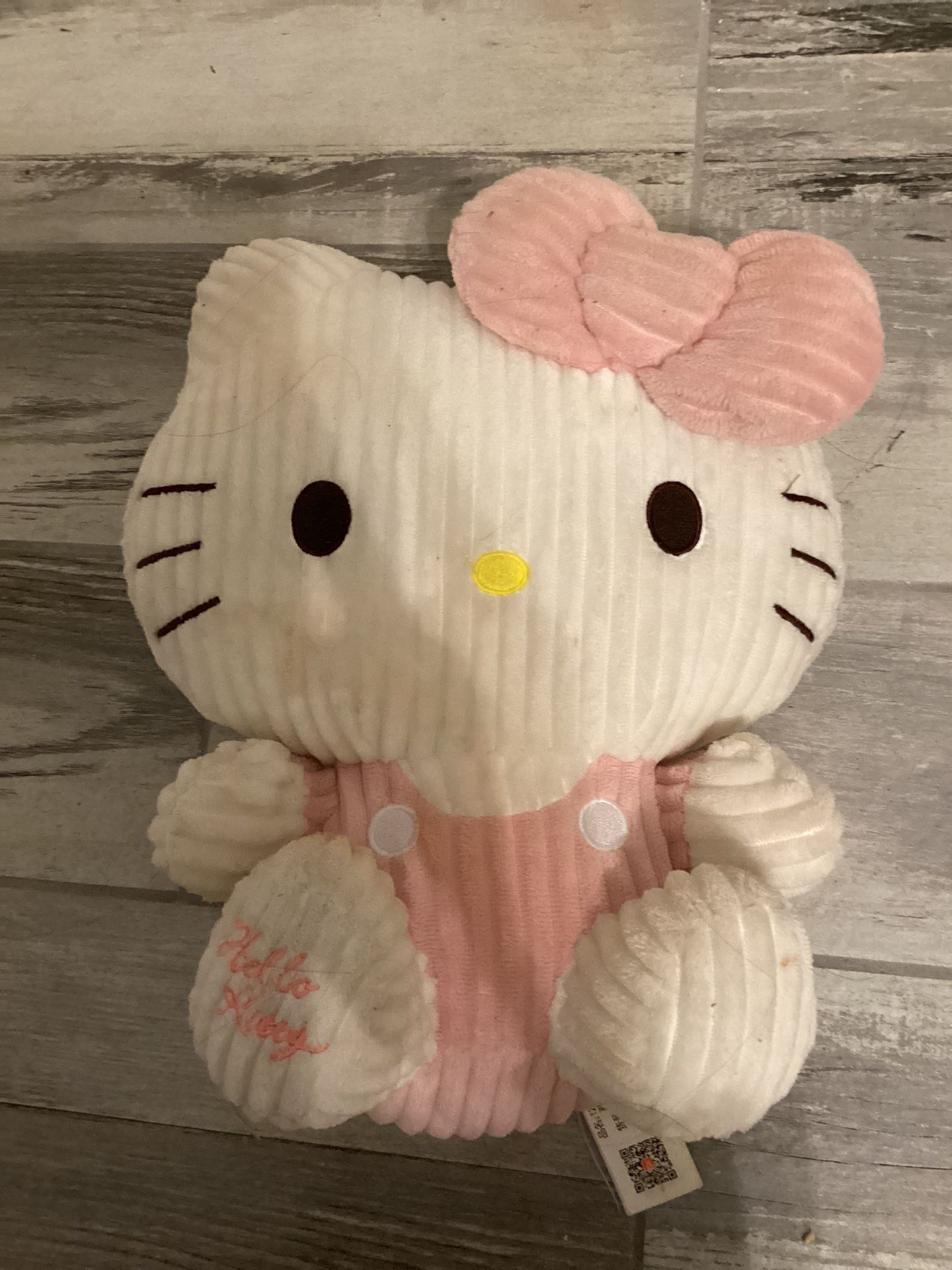 HELLO KITTY PLUSHIE
