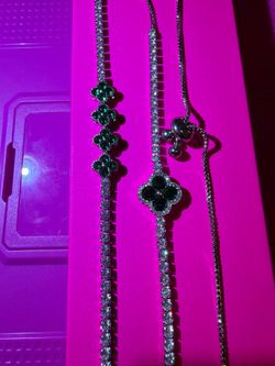 Emerald Green and CZ Stone Four Leaf Clover Bracelet Set