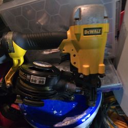 DeWalt 15° Coil Roofing Nailer (DW450RN)
