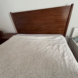 Queen Bed With Memory Foam Mattress 