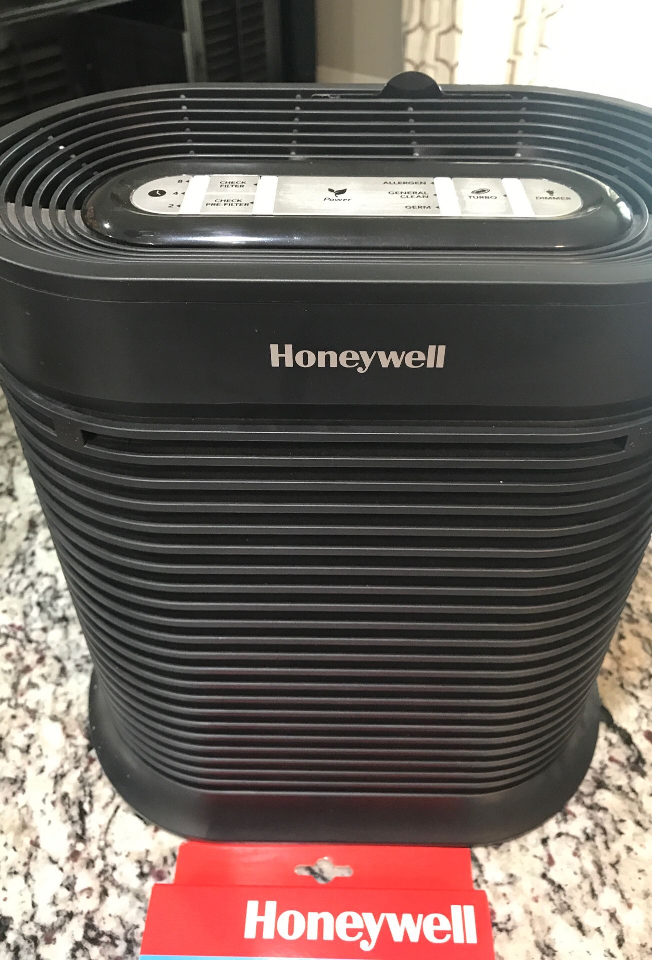 Honeywell air Purifier w/ New Filter