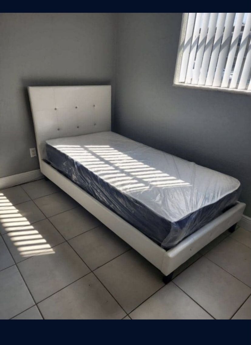 🔷 Cama Twin con colchón incluido/ Bed frame Twin size with Mattress included/ Only by Delivery.
