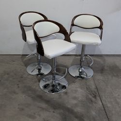 Set Of 3 Bar Stools 