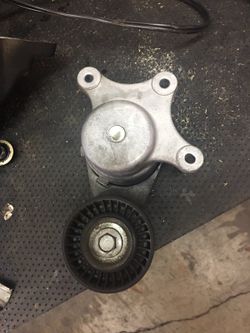 2011 Ford Taurus Belt Tensioner