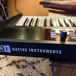 FREE Native Instruments Komplete Kontrol S49 Mk1 – 49-Key MIDI Keyboard (No Power Supply)
