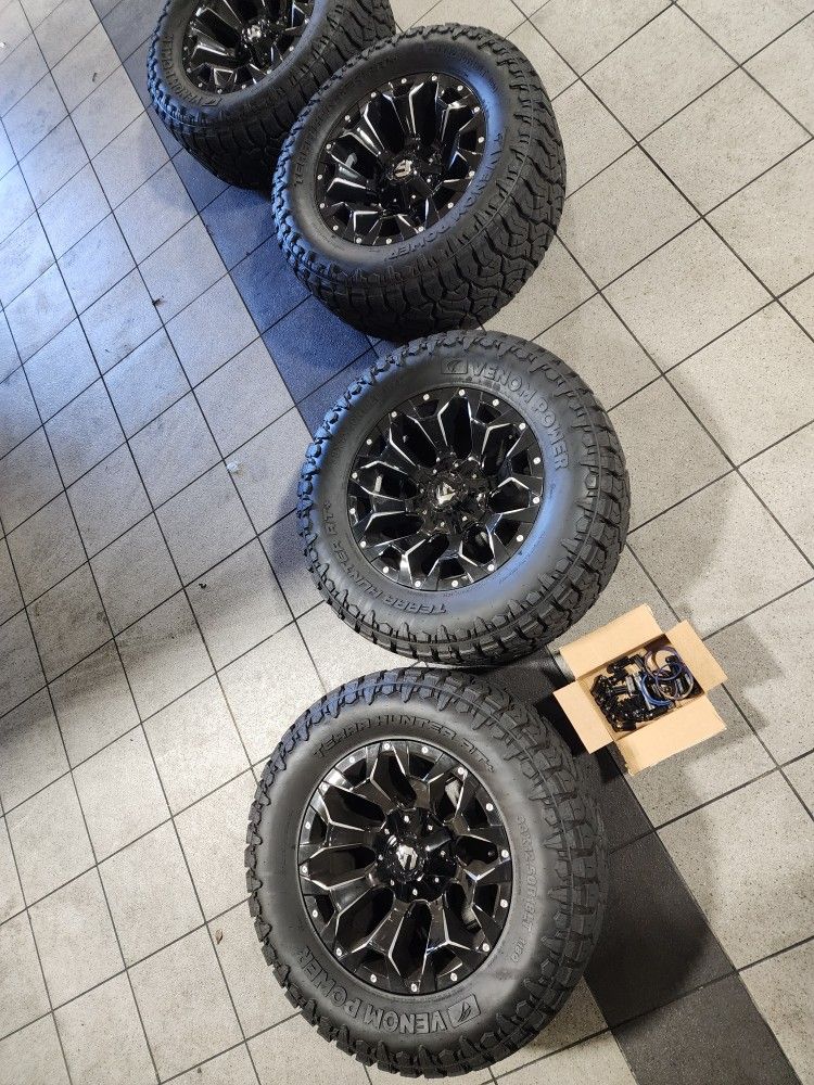 Like New 18" Fuel Wheels And Tires For Jeep
