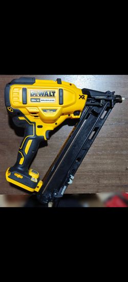 DEWALT
20V MAX XR Lithium-Ion Cordless 15-Gauge Angled Finish Nailer (Tool Only)
