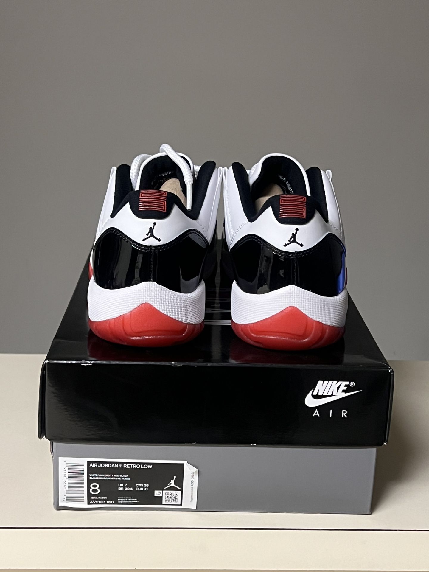 Air Jordan Retro 11 Low “CONCORD BRED” Size