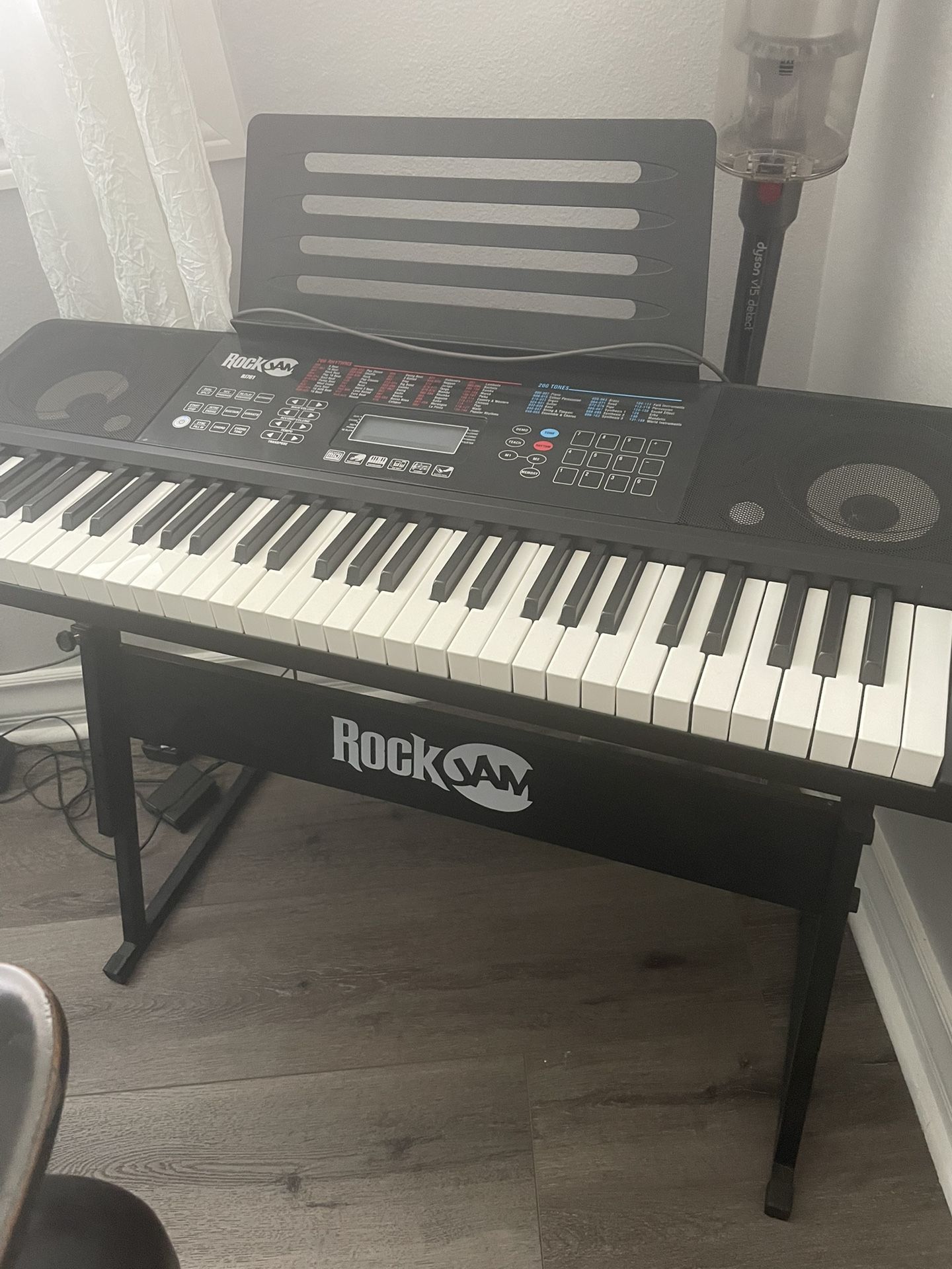 Electronic Piano