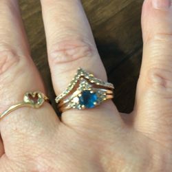 14kt Gold Ring With Diamonds